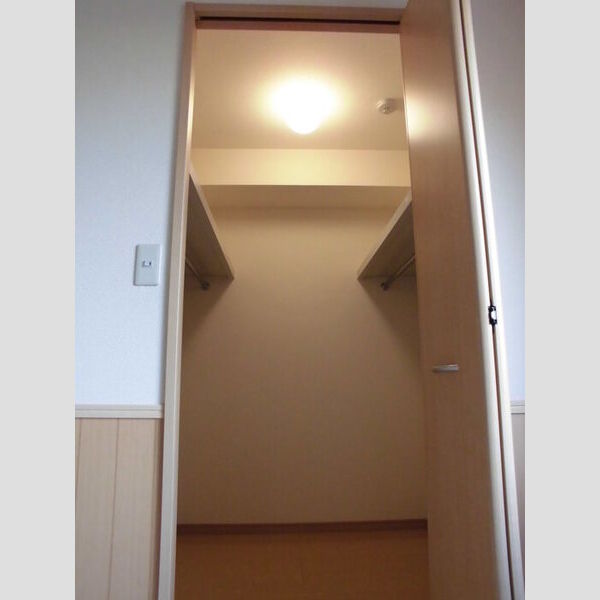 バニュルス　Ⅰ・Ⅱ・ⅢⅡ103号室 ウォークインクローゼット