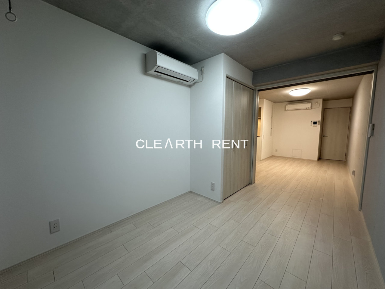 ＧＲＡＮ ＰＡＳＥＯ三宿Ⅱ2階 収納棚やエアコン設備で快適な寝室空間