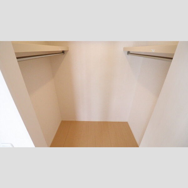 モンサンオール302号室 収納