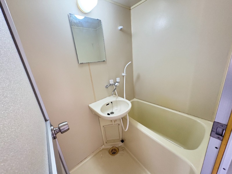 ルーチェブレス赤塚1階 バス