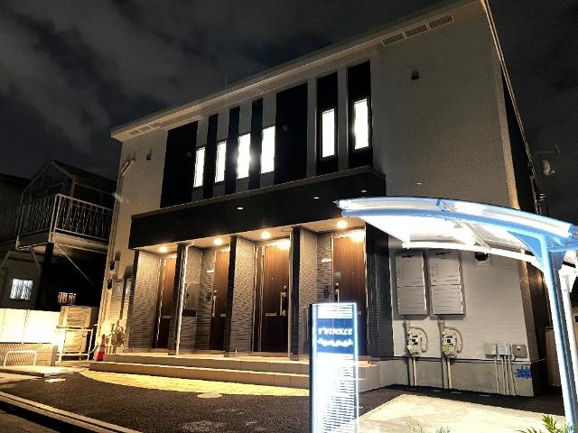 ＴＷＩＮＫＬＥ 外観写真（夜）