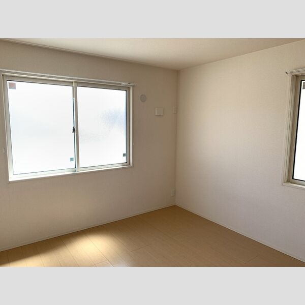 サッビア102号室 洋室