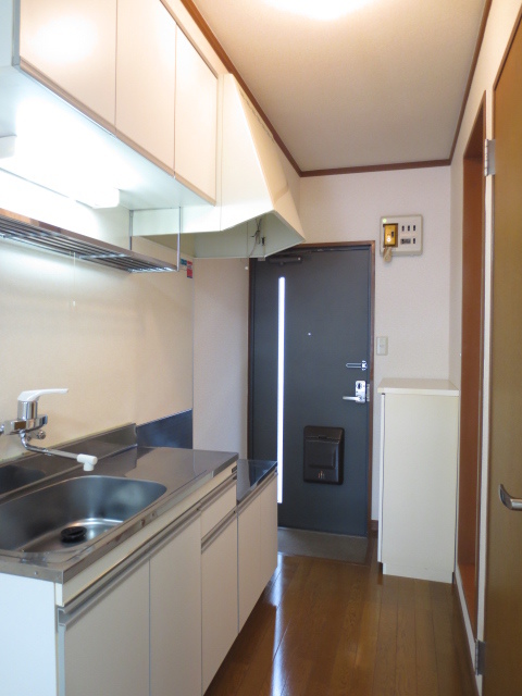 メゾンド北町0102号室 玄関