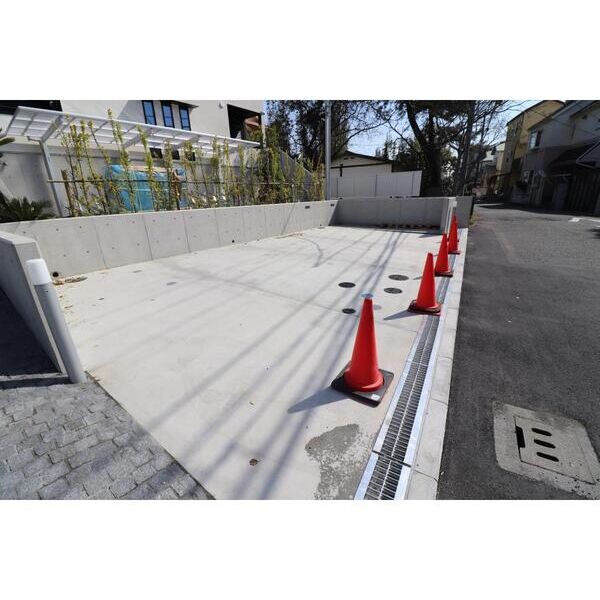 グレイスコート茅ヶ崎203号室 駐車場