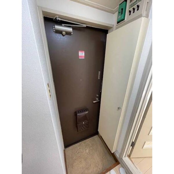 ジュネパレス柏第02 玄関