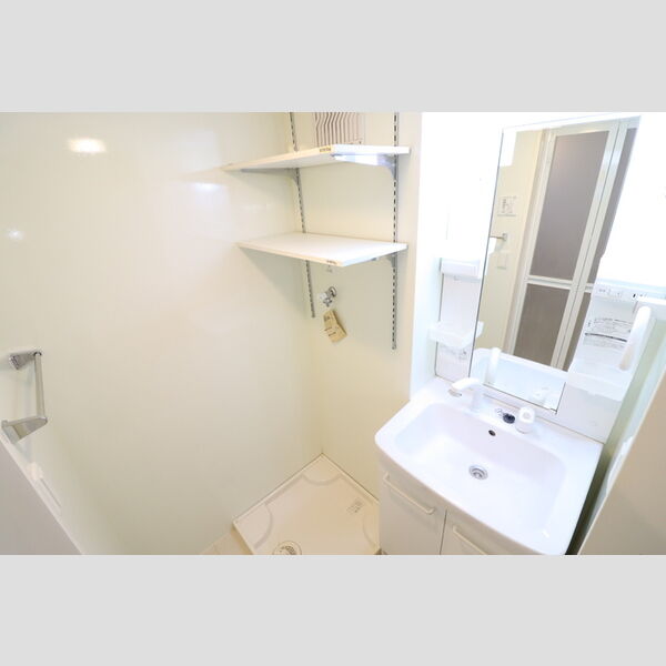 トロイメライ303号室 洗髪洗面化粧台
