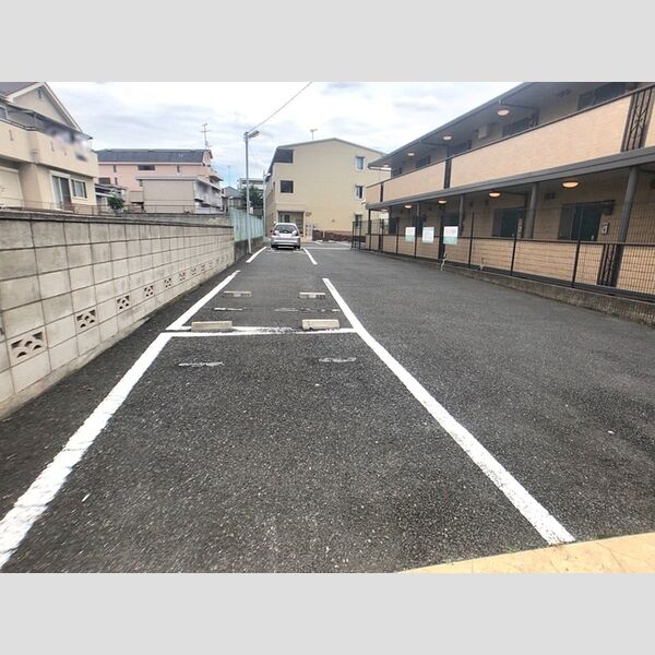 サンエールM.S 駐車場