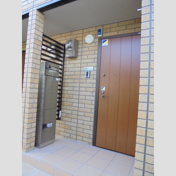 ヴィラ多摩102号室 玄関