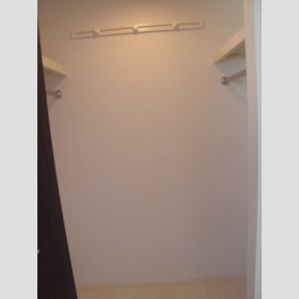 ヴィラ アリエッタ203号室 ウォークインクローゼット