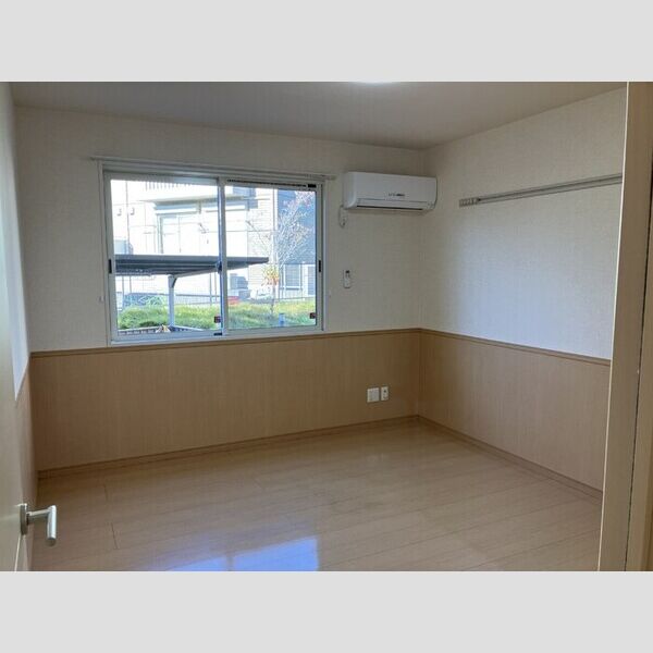 リビングタウンほたる野　E101号室 洋室