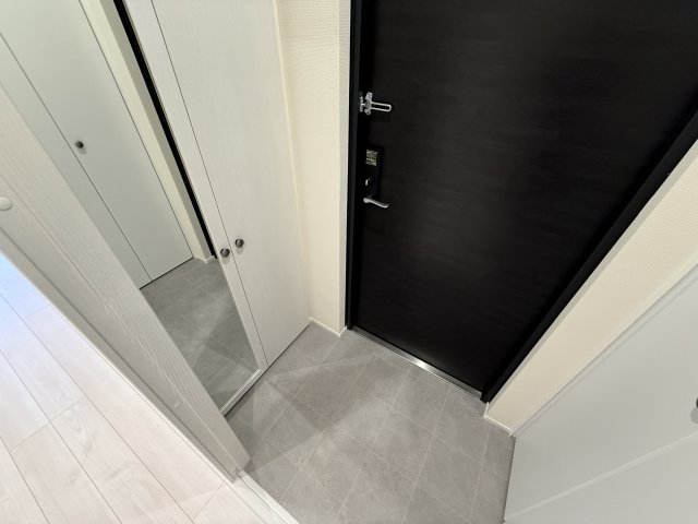 Ｍｉｌｅｓｔｏｎｅ　Ｓａｓａｚｕｋａ0201号室 玄関