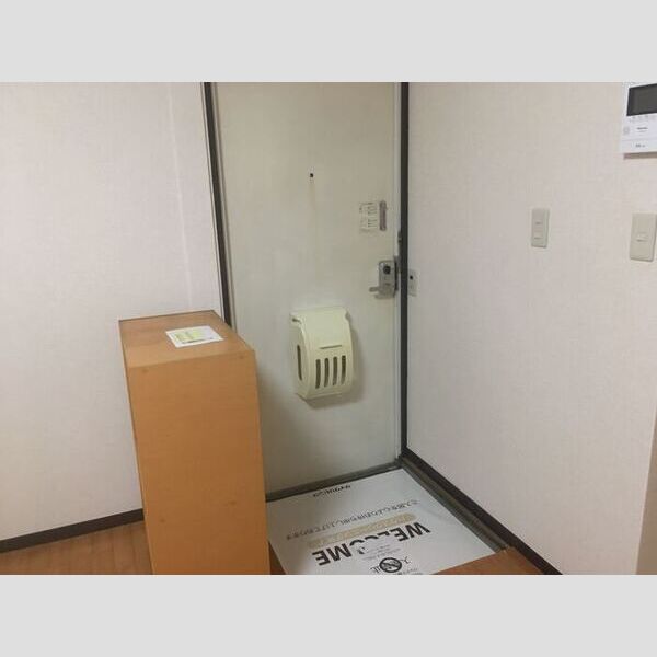 ドミール穴川101号室 玄関