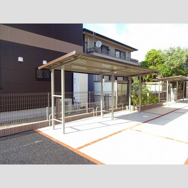 ブレアハウス 駐輪場