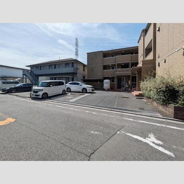 メルヴェーユ八潮中央　A203号室 駐車場