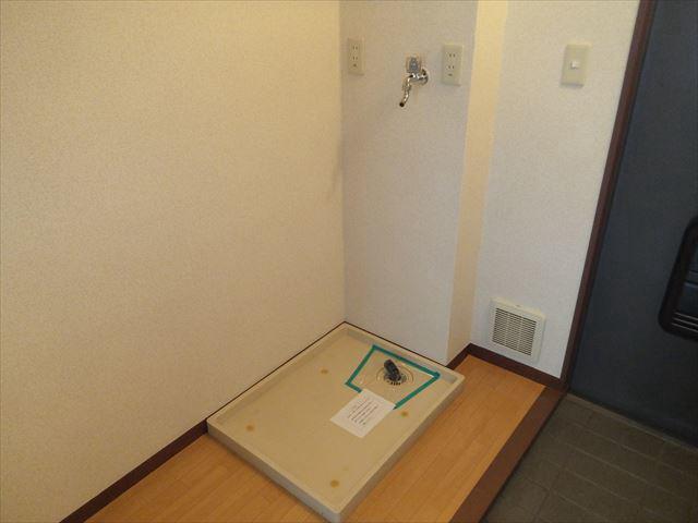 サンファミーリエ1階 洗濯機置場