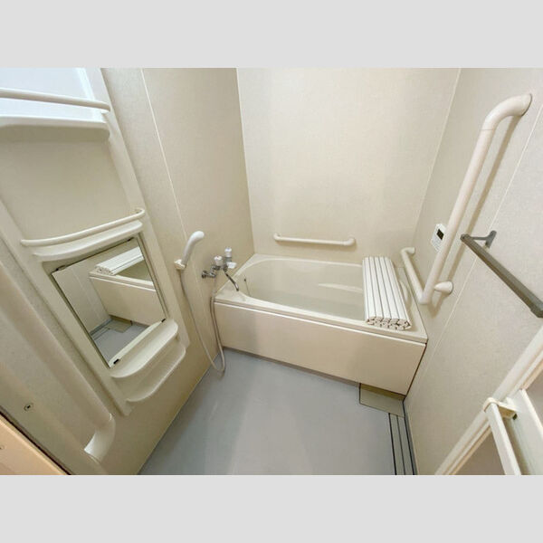 モニュメントスクウェア　弐番館 弐番館104号室　浴室