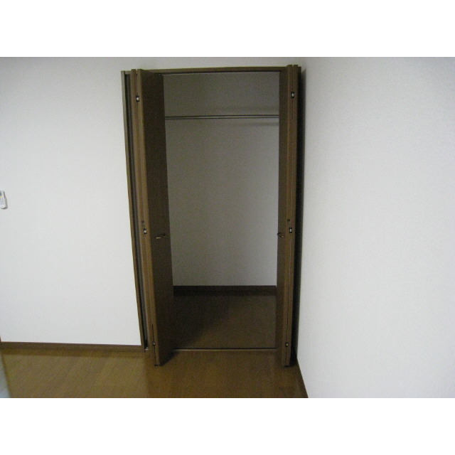 アムール ハルディーン ディ パライソ202号室 内観