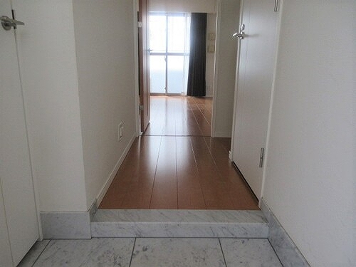 アトラス白山 玄関　内装後