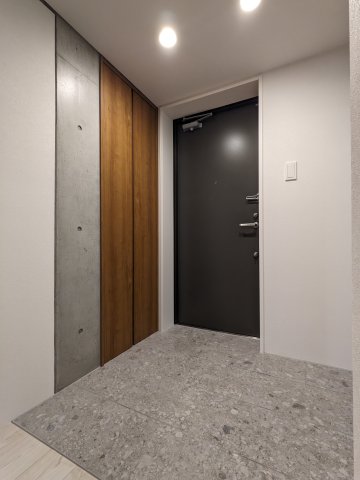 ミオテゾーロ哲学堂カーザ 玄関