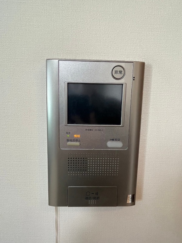 エルミタージュ横濱弘明寺4階 モニター付きインターホン