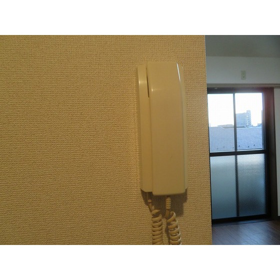 ファミーユコート恩田Ｂ棟0302号室 インターホン