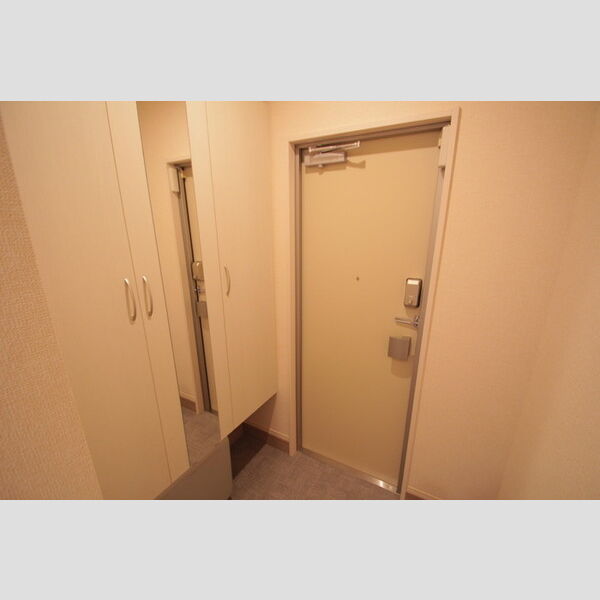 LUCIA(ルチア) 玄関