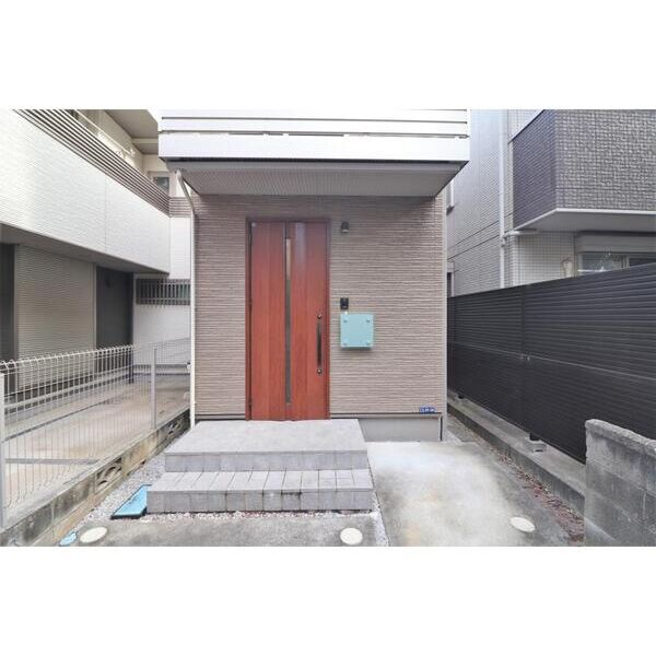 木月3丁目戸建貸家101号室 エントランス