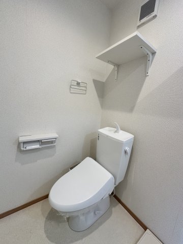 グランジュテ黄金町302号室 トイレ