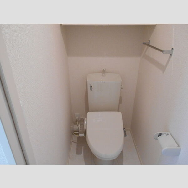 リヴェール苗 トイレは温水洗浄暖房便座!