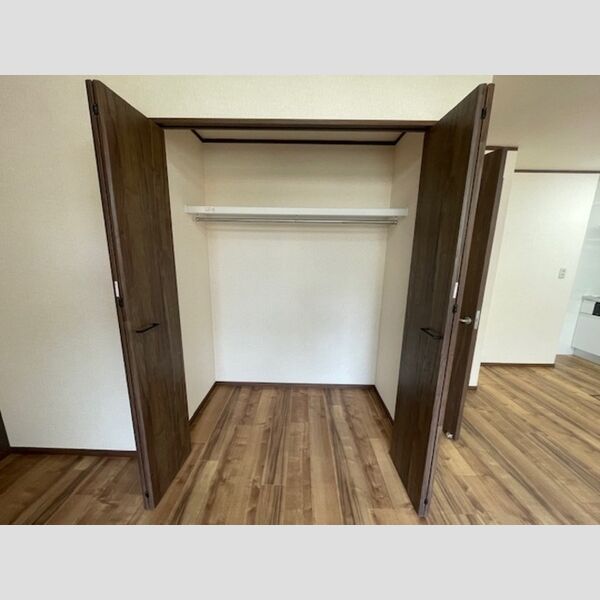 農住メゾン霞102号室 クローゼット