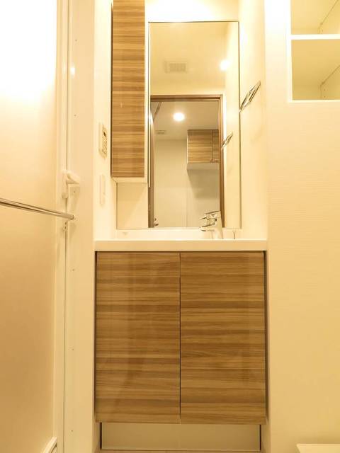 ガーラ・リバースクエア横濱南4階 洗面