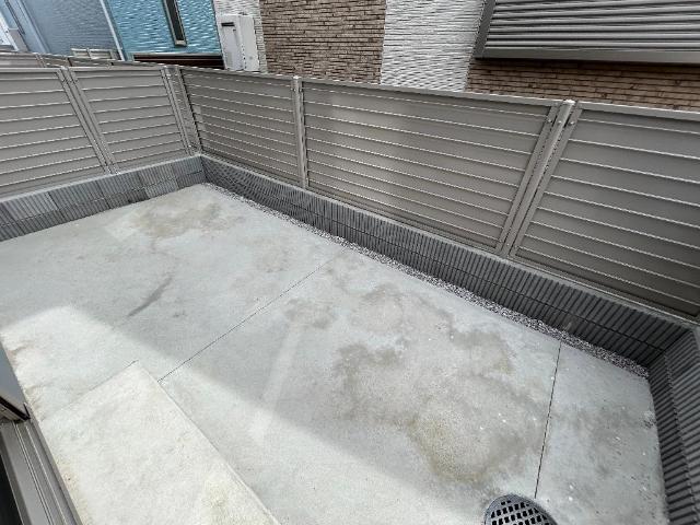 Ａｚａｌｉａ（アザリア）103号室 専用庭