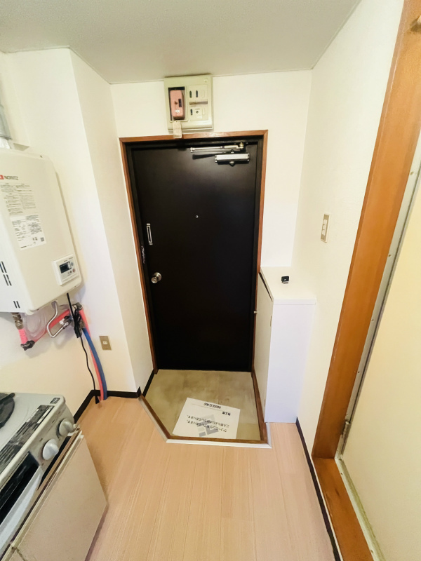 パレ・クレール白山 玄関