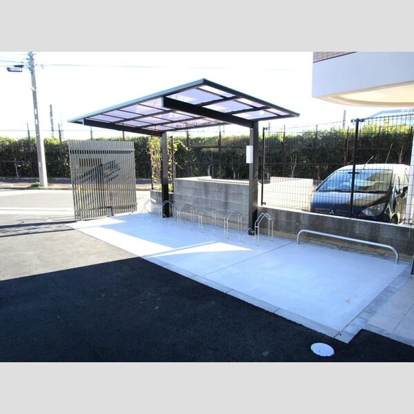 アレクシス 駐輪場