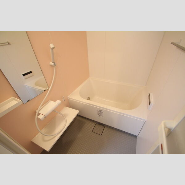 ボンメゾン 乾燥・追い焚き機能付きの浴室!