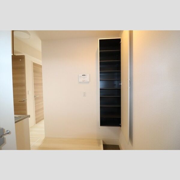 アンソレイエ101号室 玄関