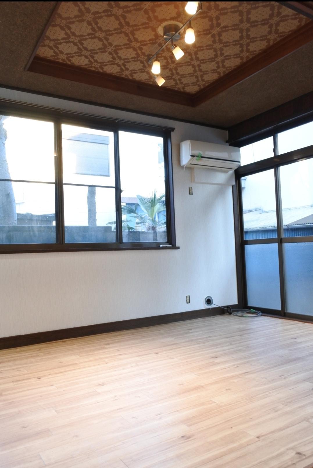 高塚新田1戸建て 南向き日当たりの良いリビング