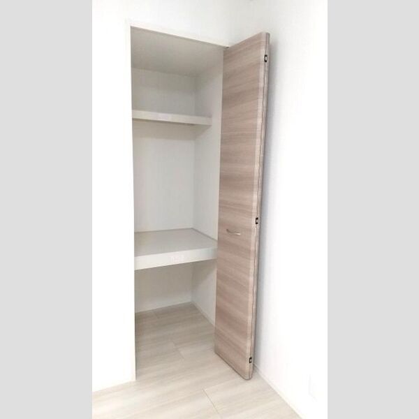 ハイクレア篠崎103号室 収納