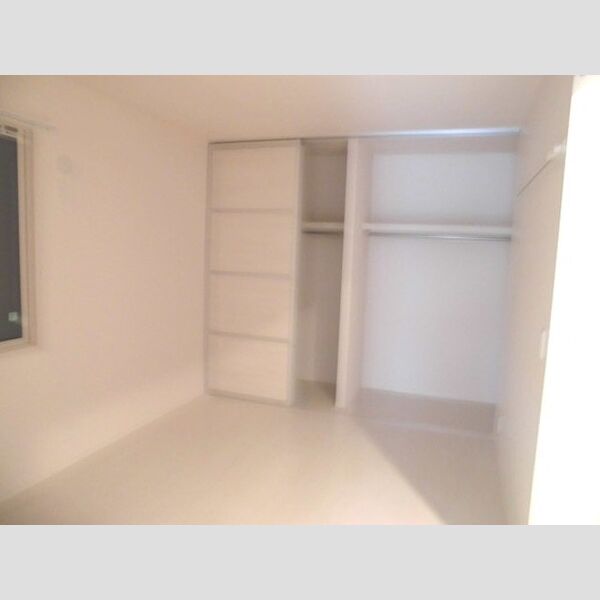 Alfieri102号室 洋室　クローゼット