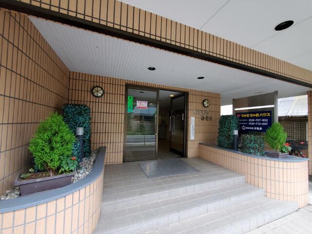 ヴェリテ三園 エントランス