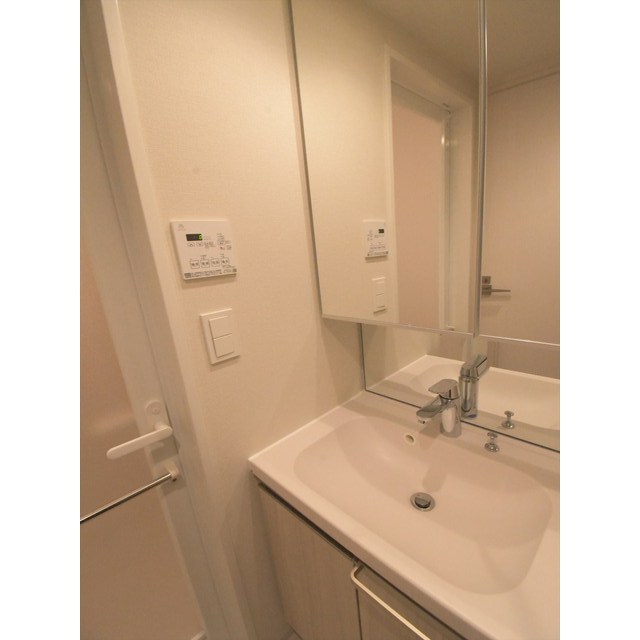 ラクレイス横濱関内1110号室 内観