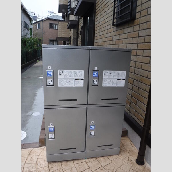 ラテル301号室 宅配ボックス