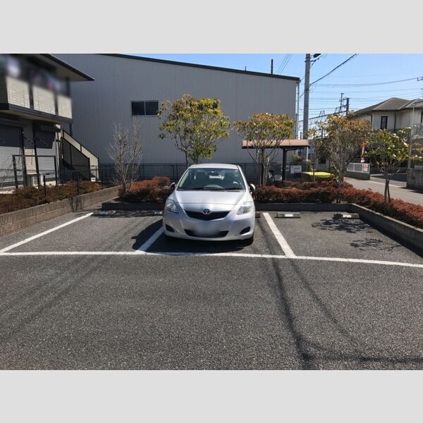 メゾン・ド・ベル 駐車場