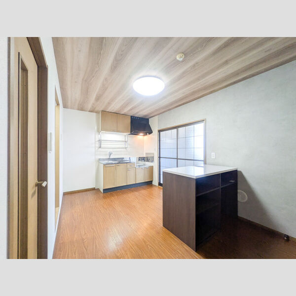 ユニフローラ205号室 DK(約7.5帖)