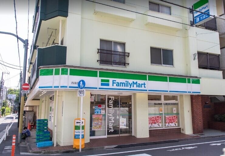 blue palette新宿中落合4階 ファミリーマート西落合店