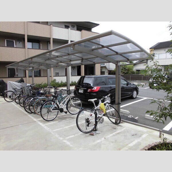 メゾン さくら けやき　さくら 屋根付き駐輪場