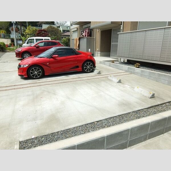 ルミエール 駐車場