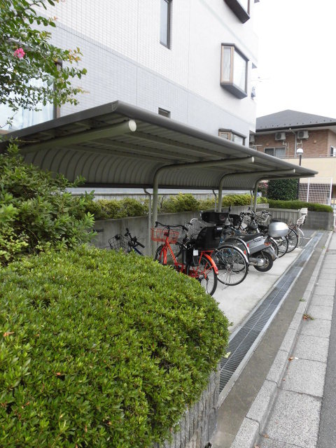 ベルデュール大泉0403号室 駐輪場