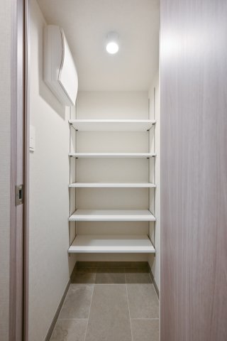 リビオメゾン西麻布504号室 収納