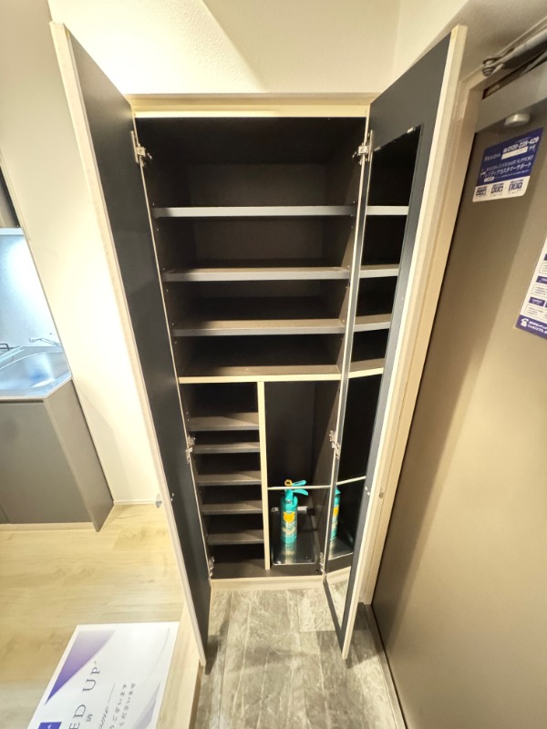 レジディア三越前8階 リビング